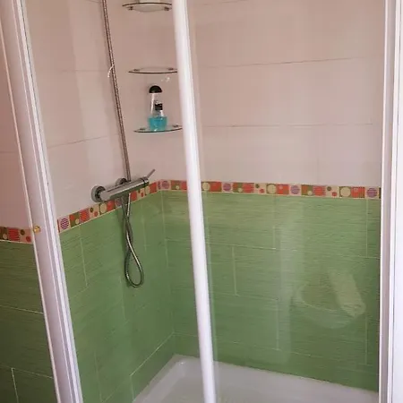 Apartament Shell's *